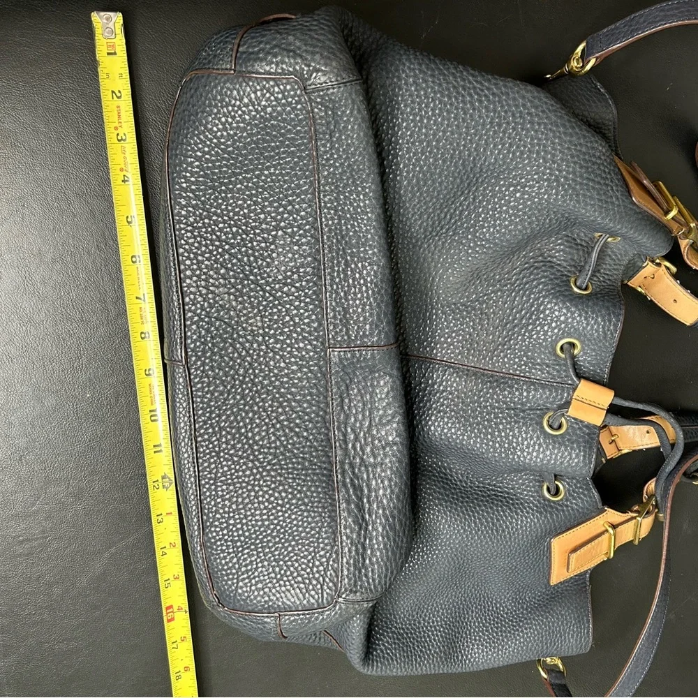 Coach Legacy Drawstring XL Shoulder Bag in navy pebbled leather - Picture 2 of 16